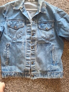 Light Wash Denim Jean Jacket - Casual Women's Trucker
